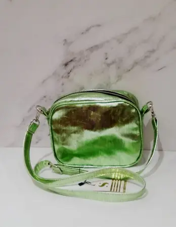 CARTERA DAMA METALIZADA