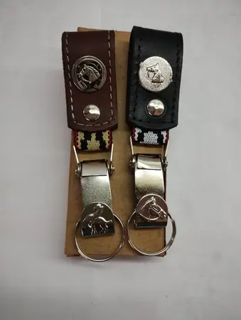 LLAVERO CUERO EN CAJITA