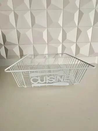 SECA PLATOS DE METAL BLANCO