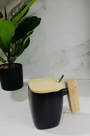 TAZA CERAMICA C/CUCHARA Y TAPA L/BAMBU