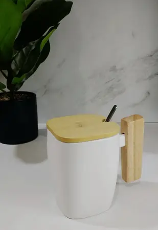 TAZA CERAMICA C/ CUCHARA Y TAPA L/BAMBU