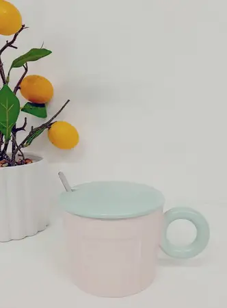 TAZA CERAMICA C/TAPA Y CUCHARITA L/VINTAGE