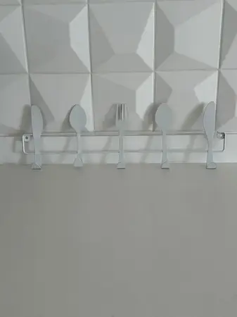 UTENSILLO DE ALAMBRE BLANCO